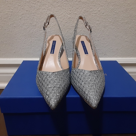 Stuart Weitzman - Picture 3 of 5